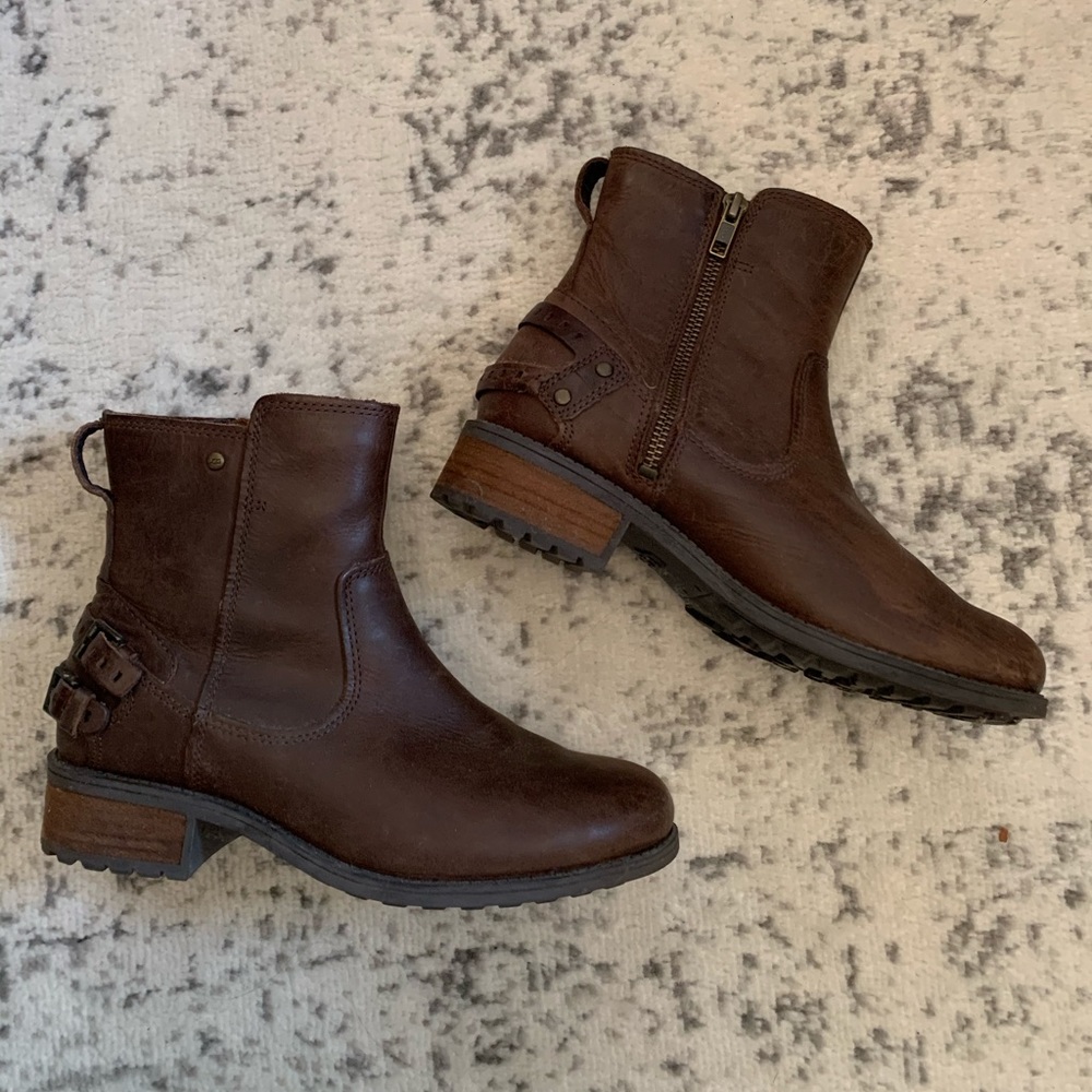 Ugg brown boots